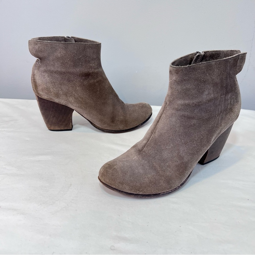 Coclico Vita gray suede ankle boots size 39
